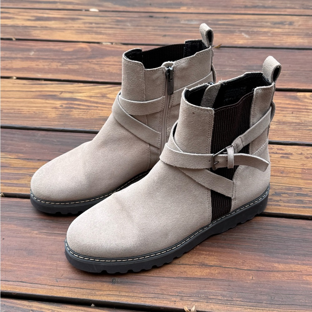 Donald J. Pliner Tan  Suede Leather Footwear 7 1/2